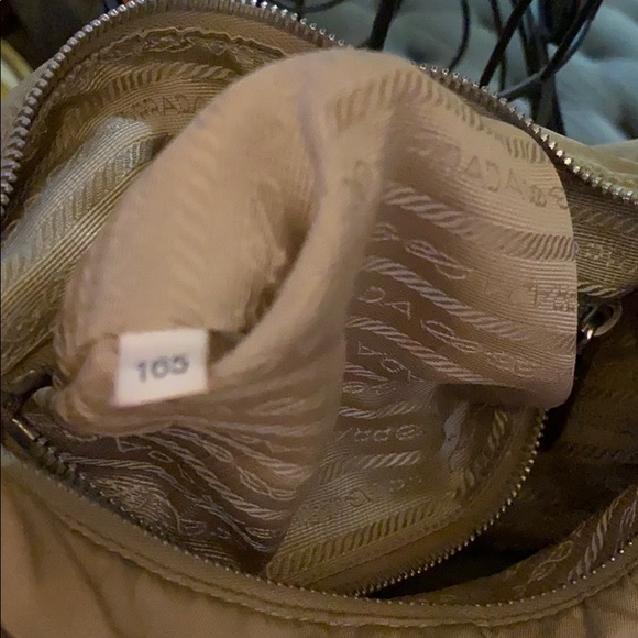 Prada - Picture 5 of 7